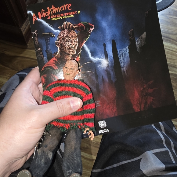 NECA NIGHTMARE ON ELM STREET 2 CLOTHED FREDDY - Picture 4 of 4